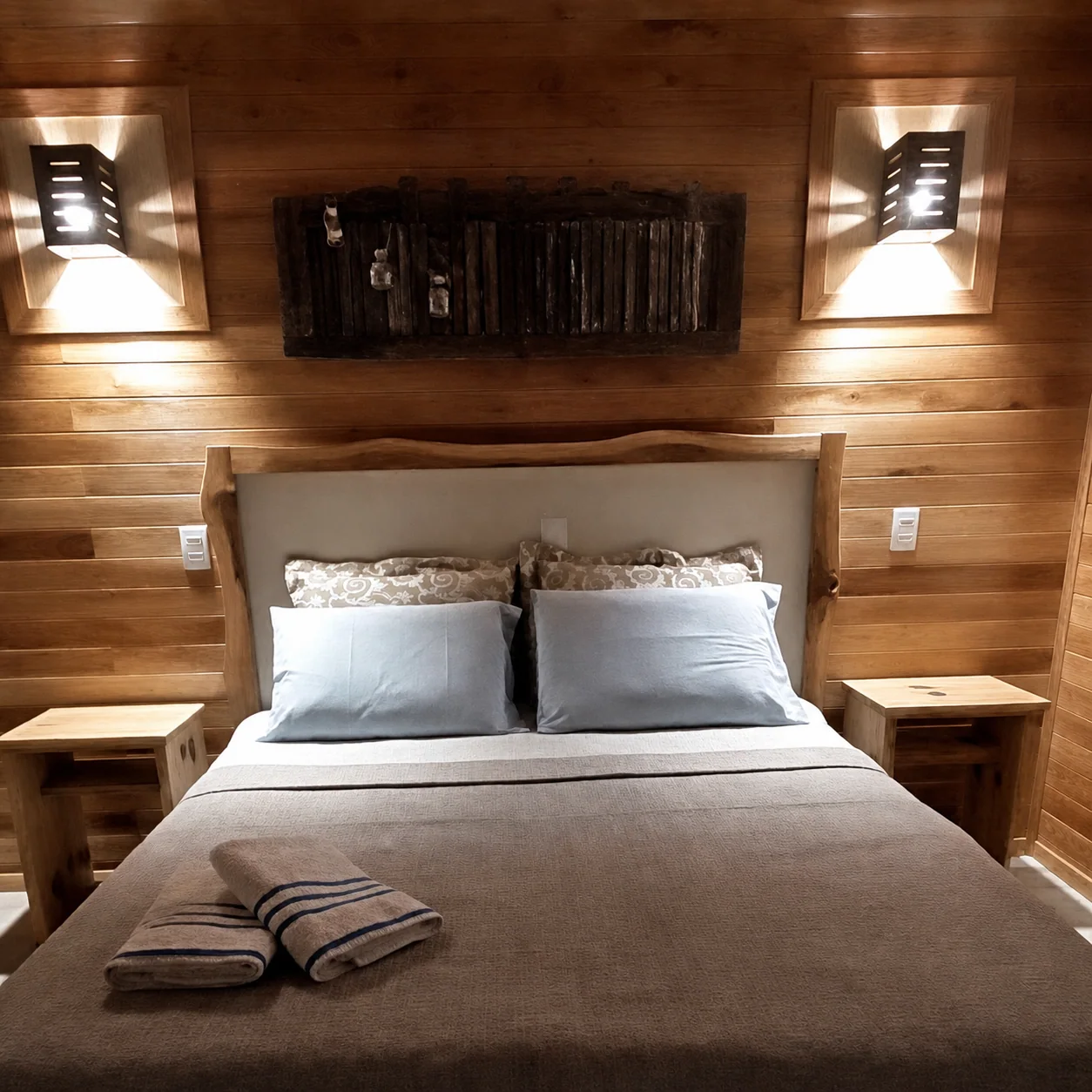 Quarto de casal em madeira da Pousada Sentiero